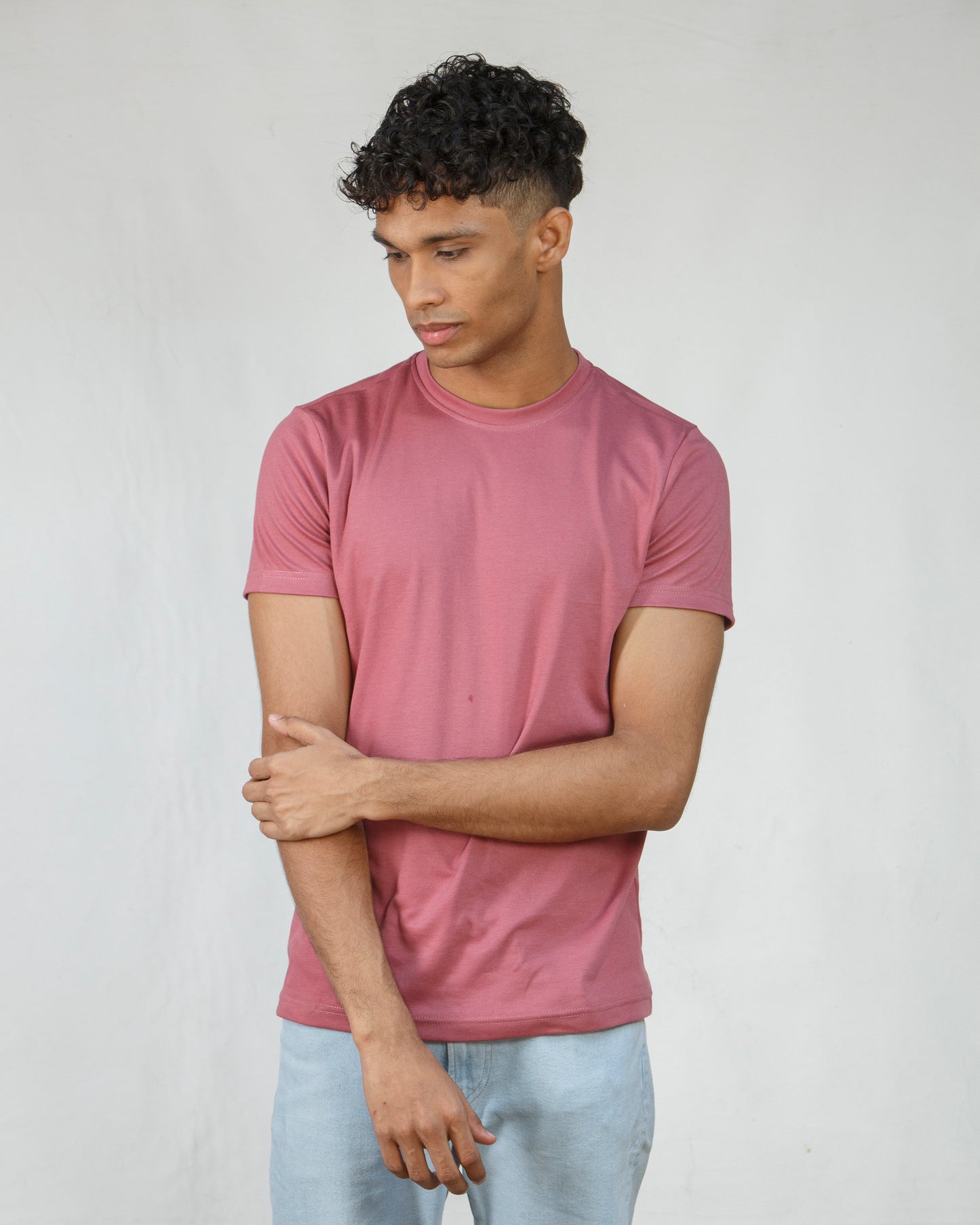 Fitted Plain Tee (Uni-sex)