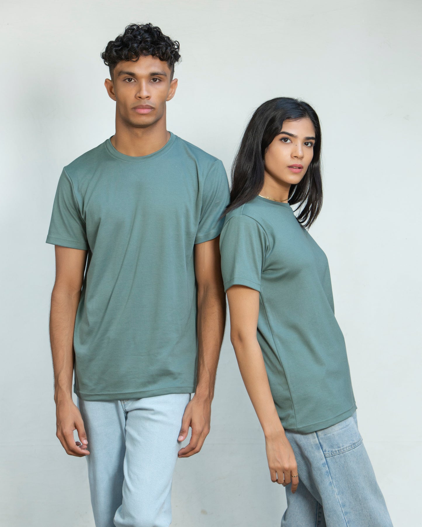 Fitted Plain Tee (Uni-sex)